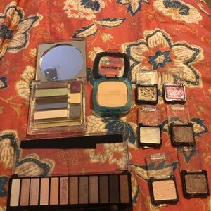 Makeup bundle.